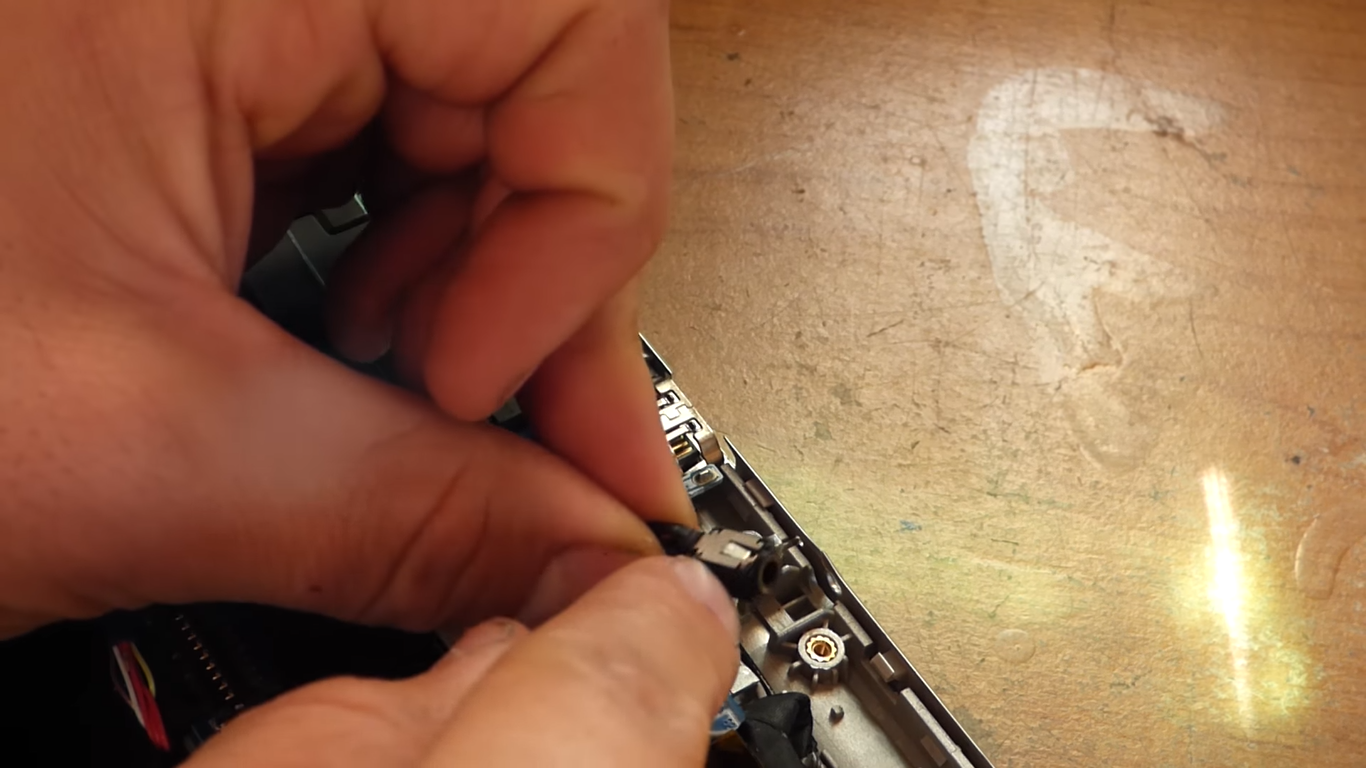 How To Fix Laptop Power Jack [Quick And Easy Fixes]